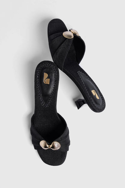 Coquile Mule Black Raffia
