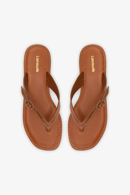 Mary Kate Flat Sandal In Caramel Leather