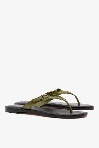 Mary Kate Flat Sandal In Seaweed Leather