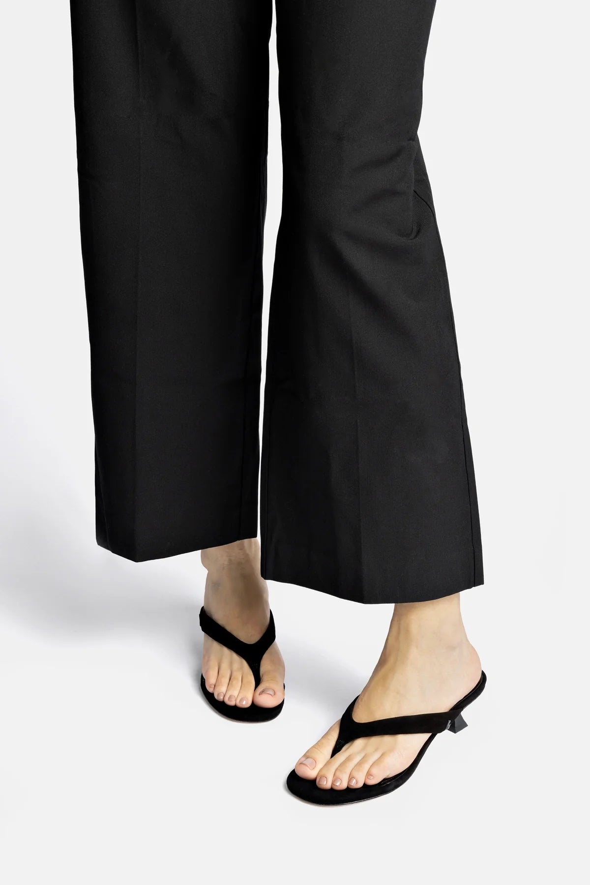 Gaia Low In Black Leather