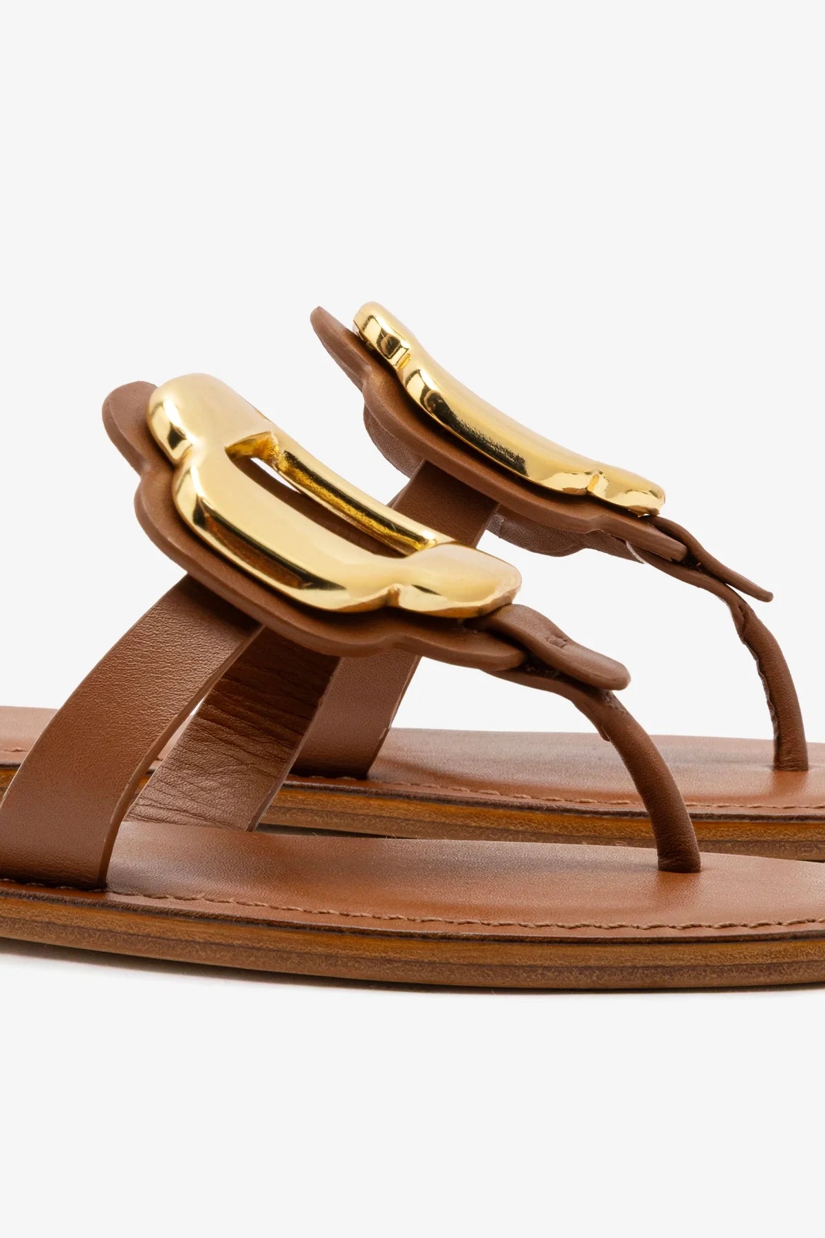 Margherita Thong Sandal in Caramel Leather and Gold Hardware